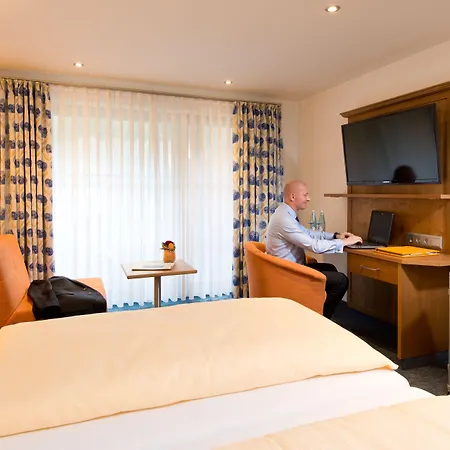 Silberkoenig Schwarzwald & Restaurant Ringhotel Гутах-им-Брайсгау